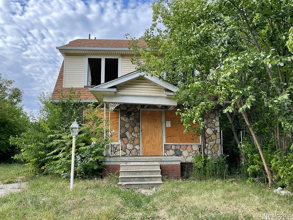 Abandoned home along Glynn Ct, Detroit, MI.
